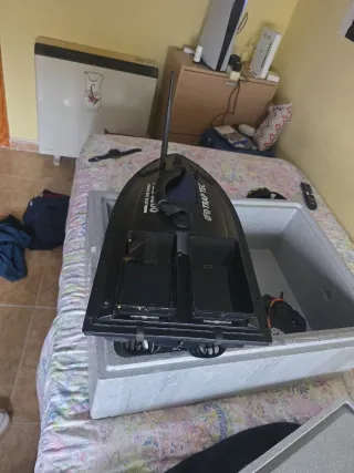 Barco Cebador FBB 5200 Trap Tec con sonda