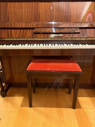 Piano Burmeister Marrón
