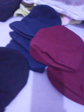 Gorros talla única (negro, azul, burdeos)