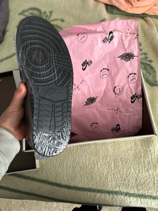 Jordan 1 Retro Low Travis Scott Velvet Marrón