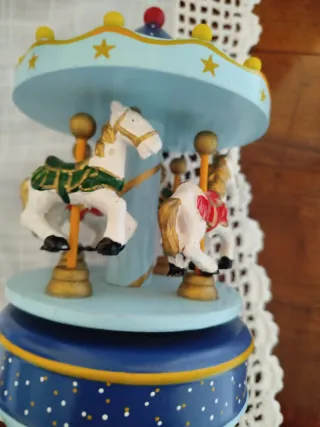 Carillon giostra cavalli musica legno