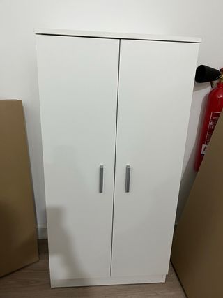 Armario pequeño blanco