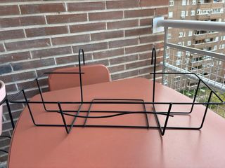 Colgador metal negro para jardinera