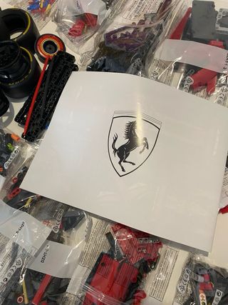 Set blocchi Technic Ferrari SF-24 1361 pezzi