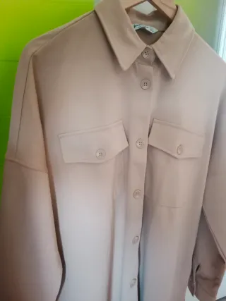 Camisa Stradivarius Cámel Talla L