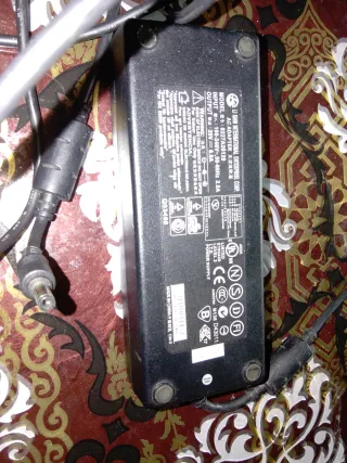 Cargador Li Shin International Enterprise Corp.