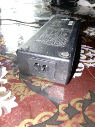 Cargador Li Shin International Enterprise Corp.