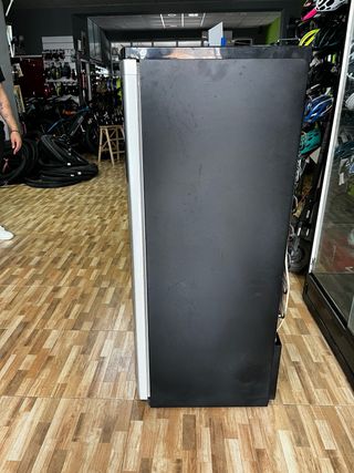 Nevera expositora tartas y dulces