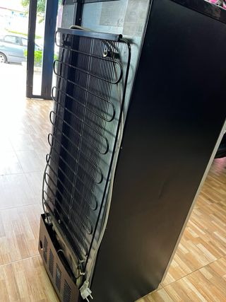 Nevera expositora tartas y dulces