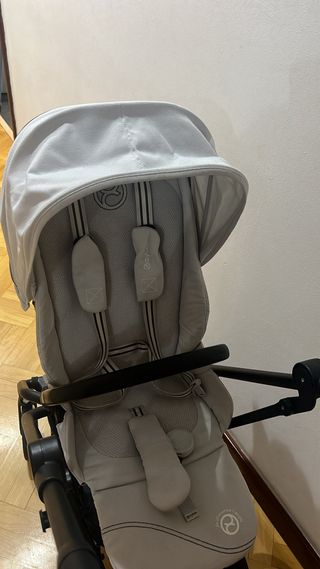 Silla de paseo Cybex .Su precio ha sido de 500€.