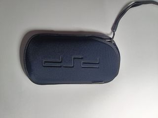 PSP Negra con Caja y 3 Juegos