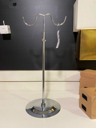 Espositore per borse regolabile