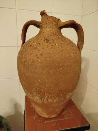 Cántaro de barro antiguo
