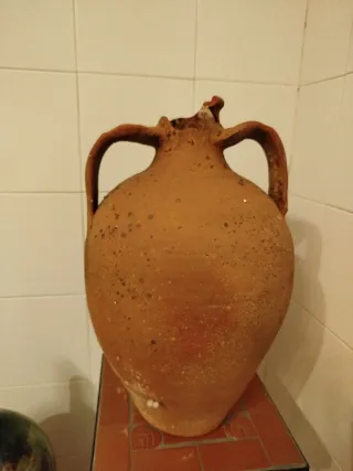 Cántaro de barro antiguo