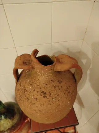 Cántaro de barro antiguo