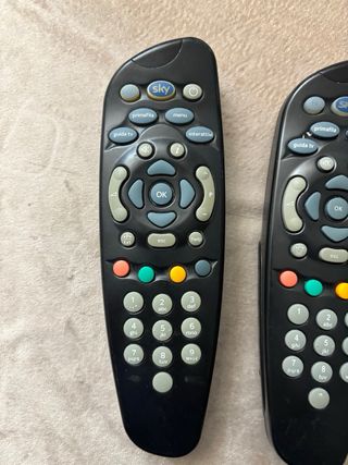 Lotto 3 telecomandi Sky + Samsung Smart TV