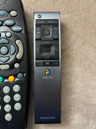 Lotto 3 telecomandi Sky + Samsung Smart TV