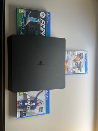 Console PS4 Nera + 3 Giochi
