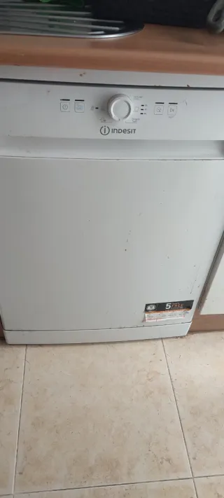 Lavavajillas Indesit
