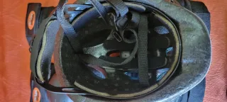 Casco infantil S + protecciones codos/rodillas