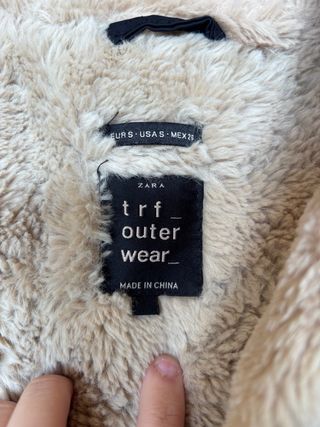 Chaquetón Zara negro forro polar