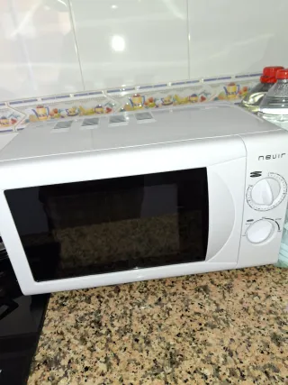 Microondas Nevir Blanco