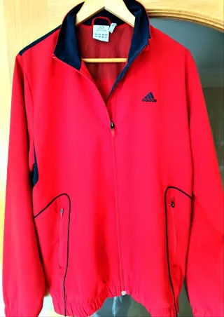 Chaqueta deportiva Adidas roja
