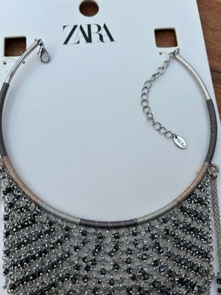 Collar Zara con cristales plateados