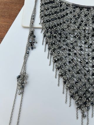 Collar Zara con cristales plateados