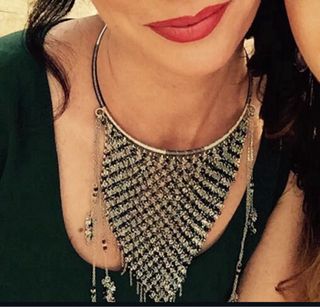 Collar Zara con cristales plateados