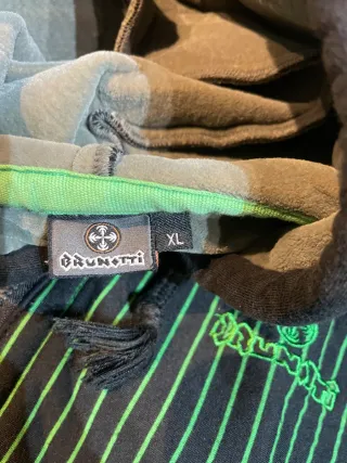 Sudadera Brunotti Y2K Rayas Verdes Negra