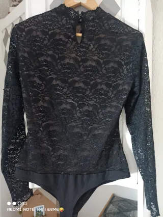Body de encaje negro manga larga