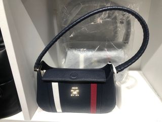 Bolso Tommy Hilfiger azul y rojo