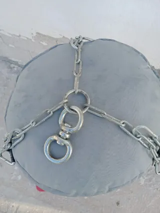 Saco de boxeo, guantes en regalo