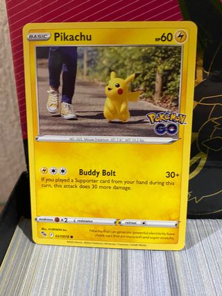 Caja llena de cartas pokémon ORIGINALES repetidas