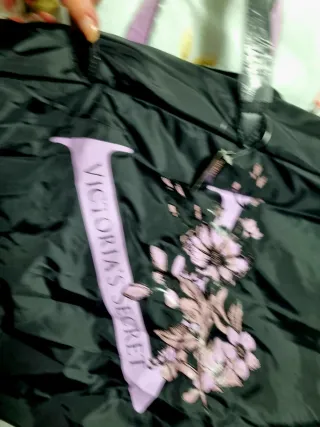 Bolso Victoria's Secret Negro y Rosa