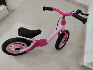 Bicicleta (como nueva) de equilibrio infantil rosa