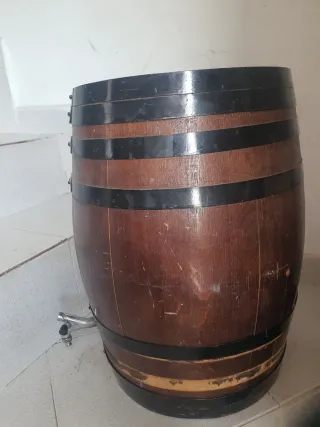 Barril decorativo madera y hierro