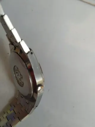 Reloj Omega Seamaster Quartz Dorado