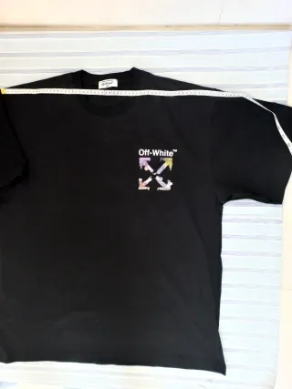 Camiseta Off-White Negra con Logo Multicolor