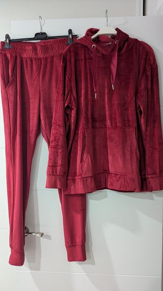 Conjunto chándal terciopelo negro o rojo