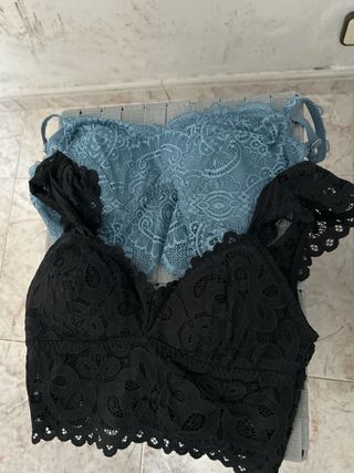 2 Tops Hollister Color Teal