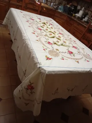 Mantelería Bordada a Mano Punto de Cruz rosasaaa