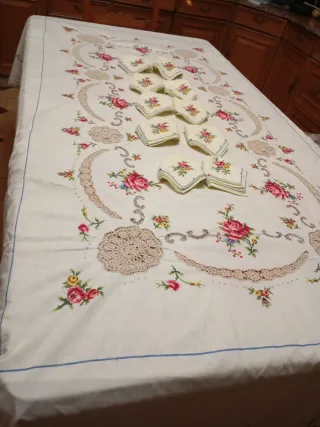 Mantelería Bordada a Mano Punto de Cruz rosasaaa