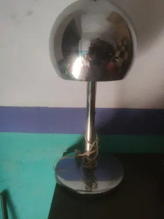 Lámpara de mesa vintage metal plateado