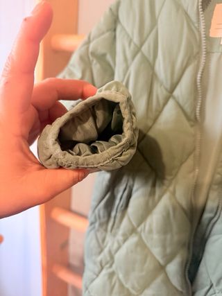 Abrigo acolchado verde 122-128 cm