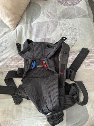 Mochila y funda BabyBjörn para portabebés