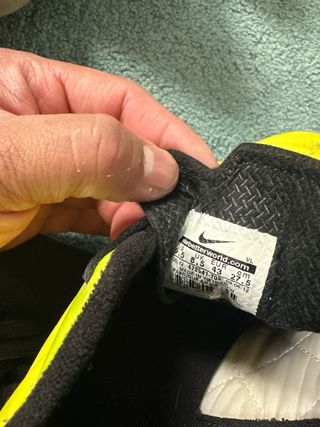 Botas de fútbol Nike amarillas