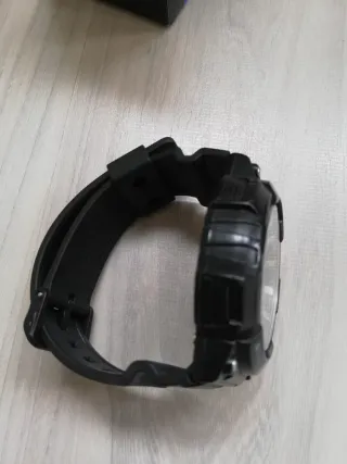 Reloj Casio MCW-200H para reparar.