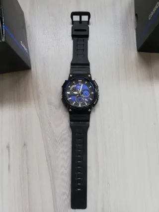 Reloj Casio MCW-200H para reparar.